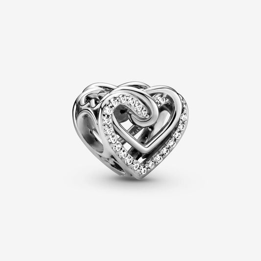 Charm de corações entrelaçados cintilantes