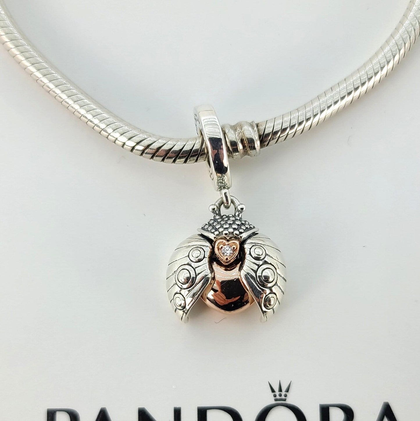 Charm de Joaninha e Coração - Charm Club Edição 2022