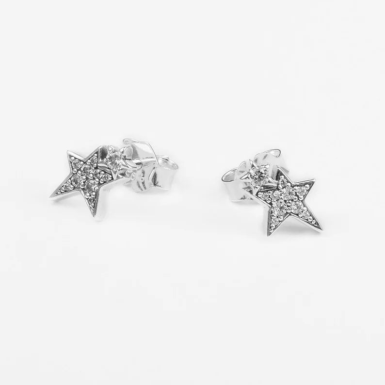 Brincos de Estrelas Assimétricas Cintilantes