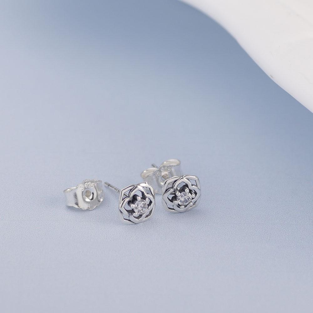 Brinco Petalas de Rosa