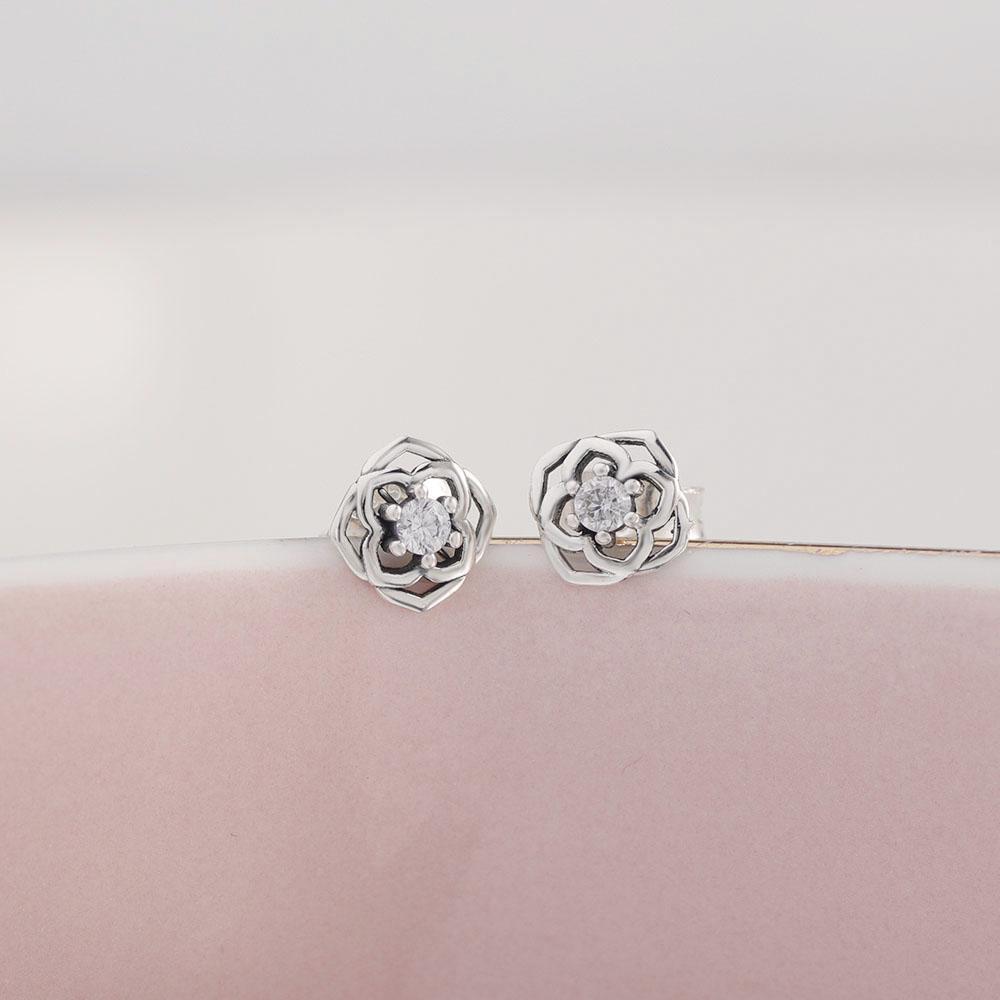 Brinco Petalas de Rosa