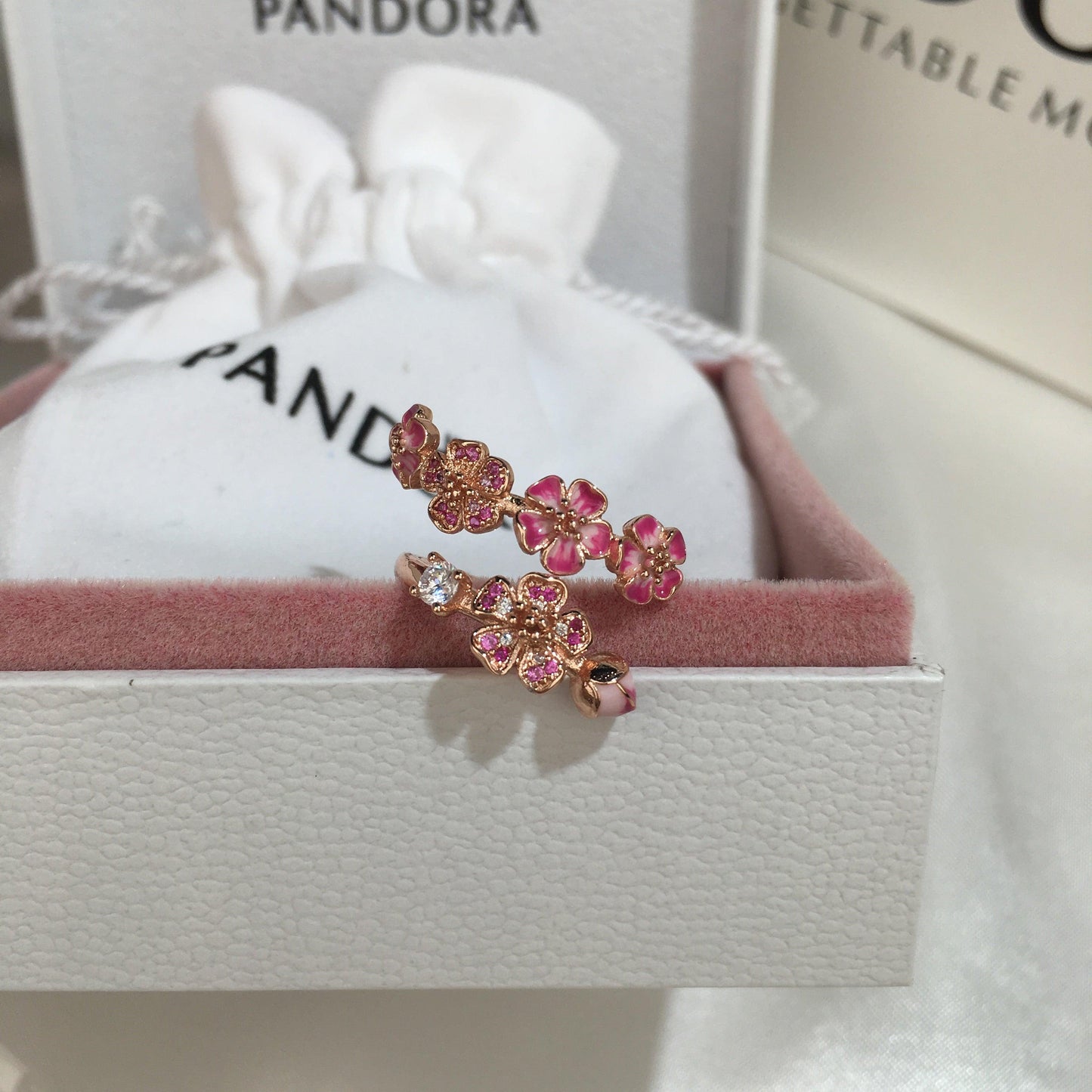 Anel Aberto de Ramo de Pessegueiro Rosa