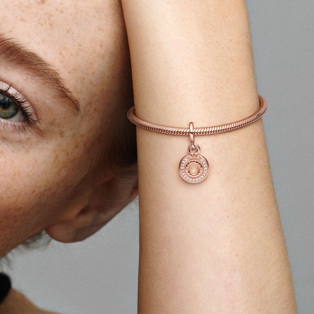 Charm Pendente O Coroado Em Pavé Bilhante