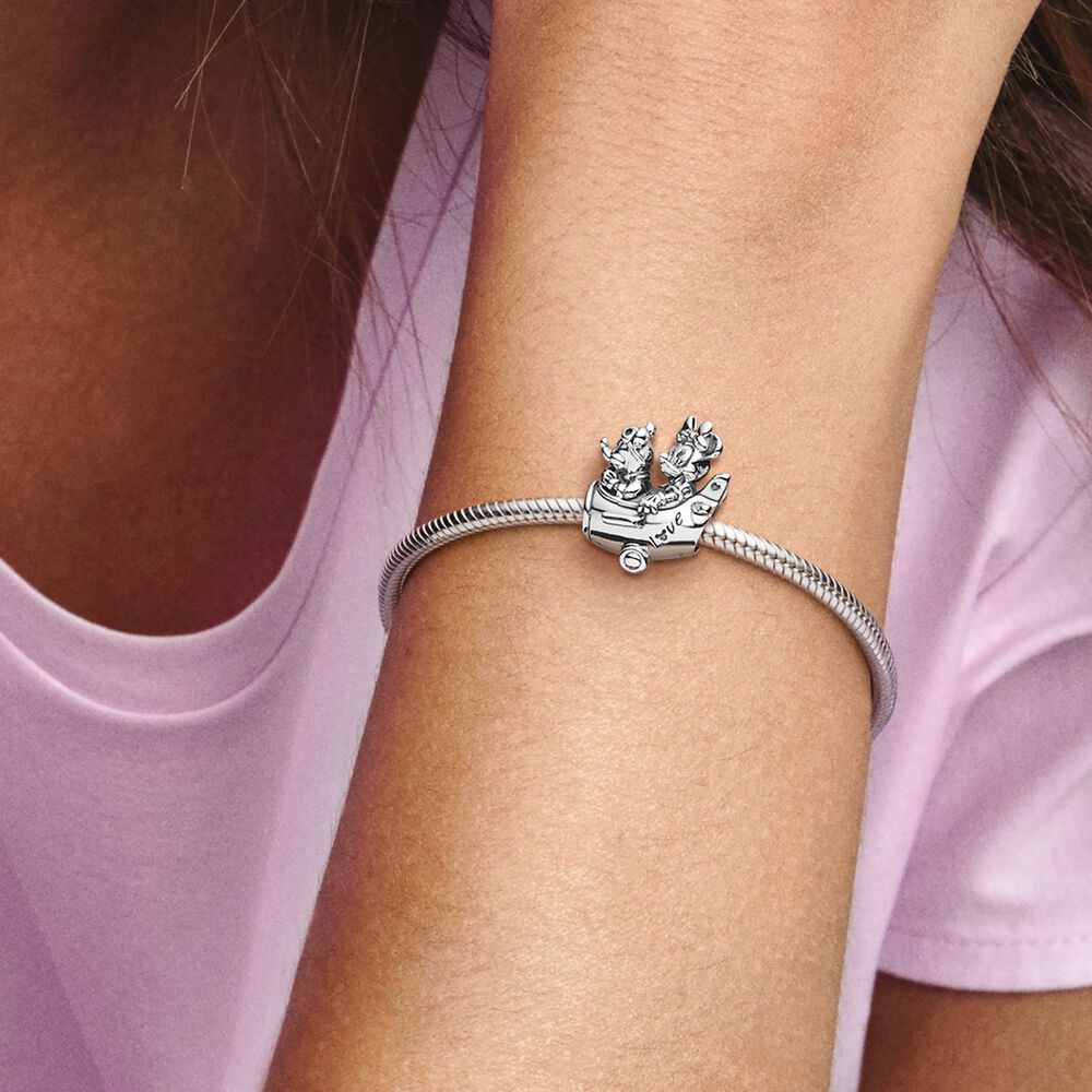 Charm Mickey e Minnie no Avião