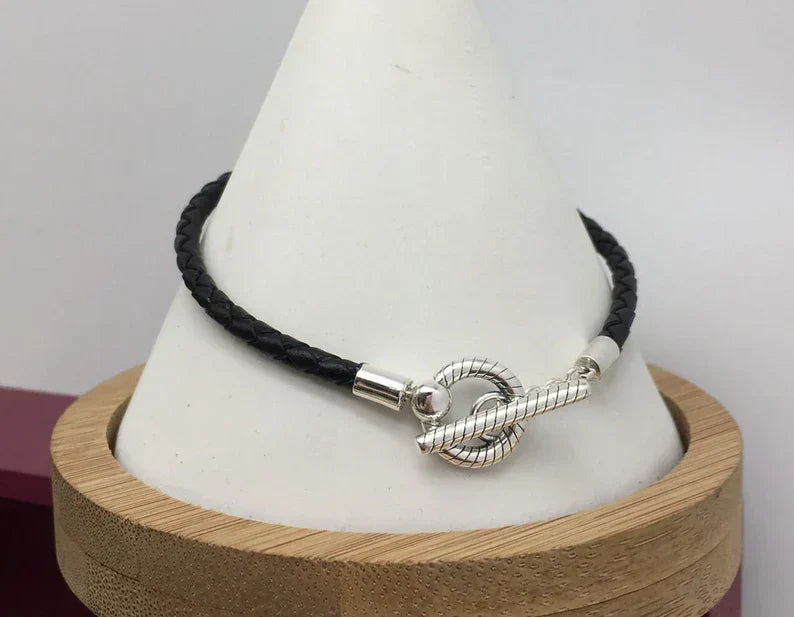 Pulseira de Couro e Fecho em T