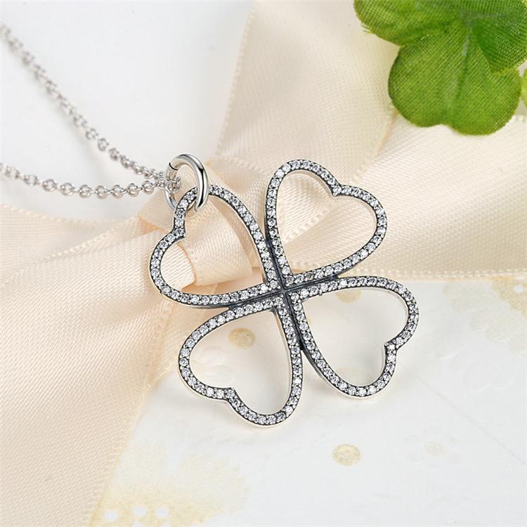 Colar Petalas do Amor